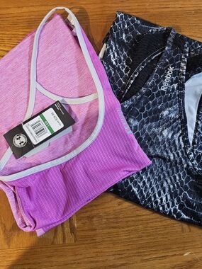 Reebok/ Under Armour Workout Set Of 2!